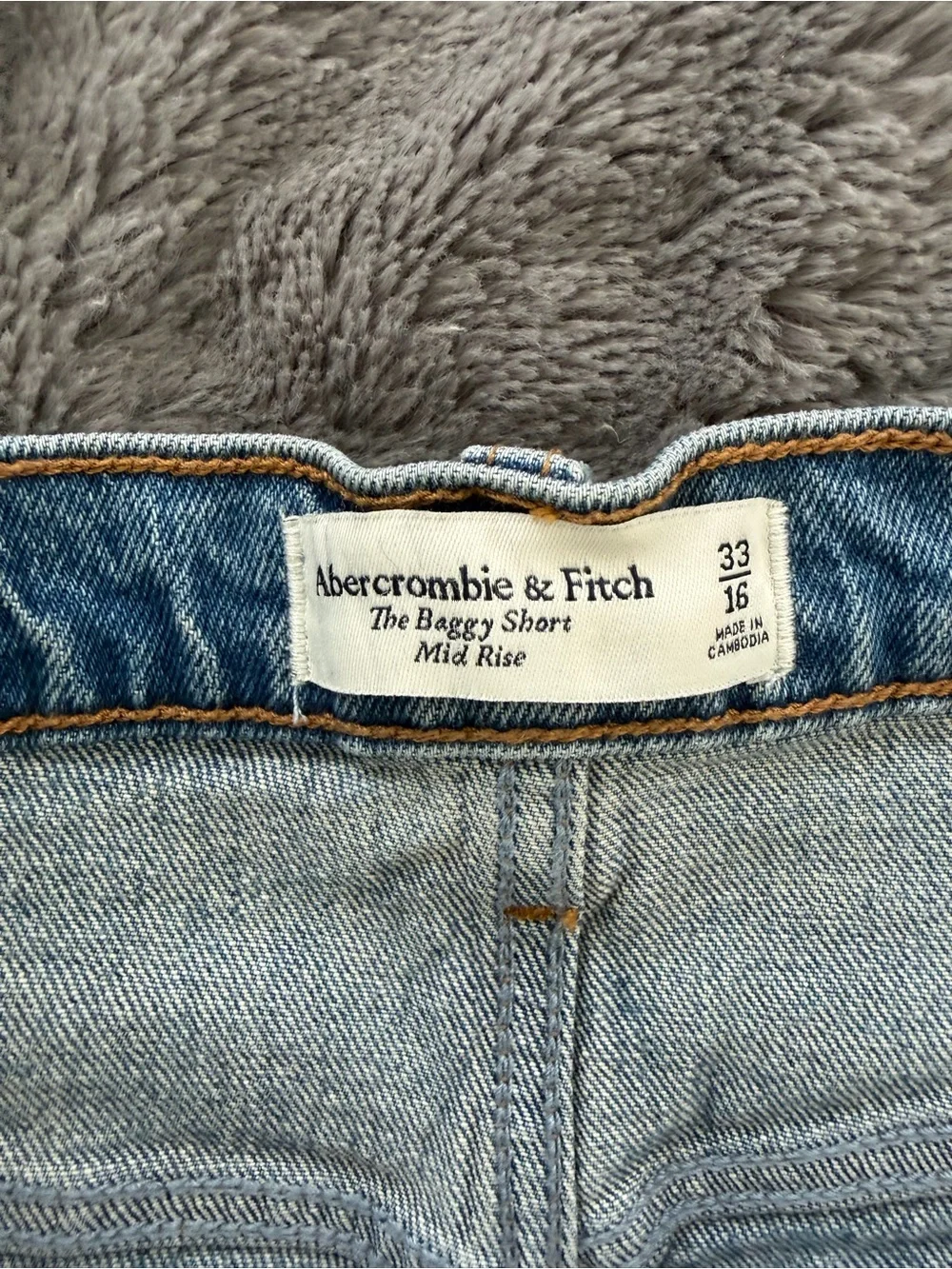 Abercrombie & Fitch The Baggy short Light Blue Denim Cutoff